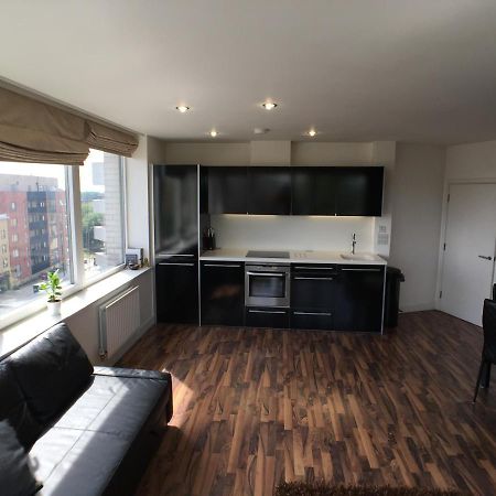 Luxury 2 Bed Penthouse Apartment Near Station London Exterior photo