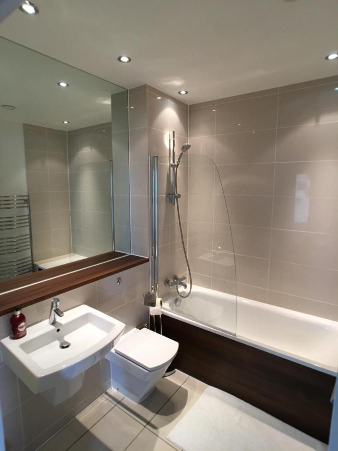 Luxury 2 Bed Penthouse Apartment Near Station London Exterior photo