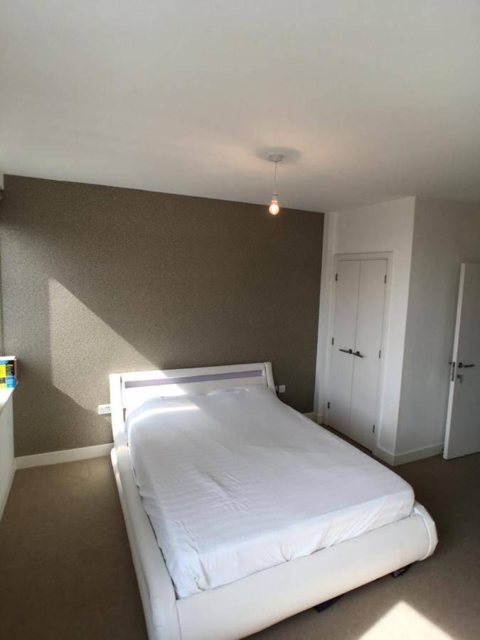 Luxury 2 Bed Penthouse Apartment Near Station London Exterior photo