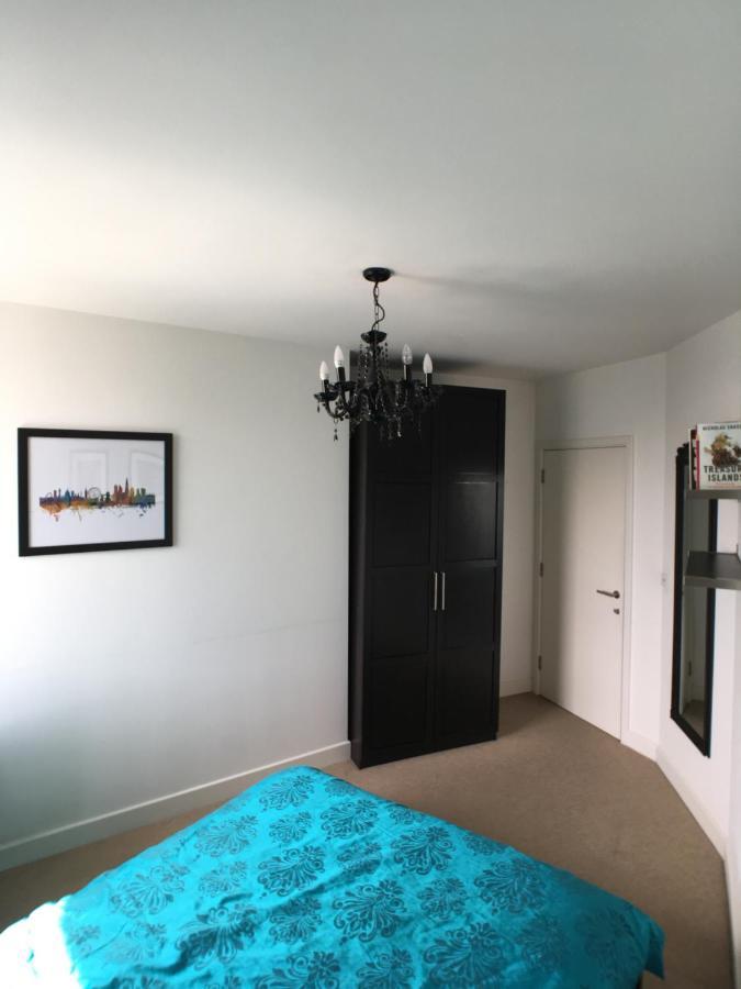 Luxury 2 Bed Penthouse Apartment Near Station London Exterior photo