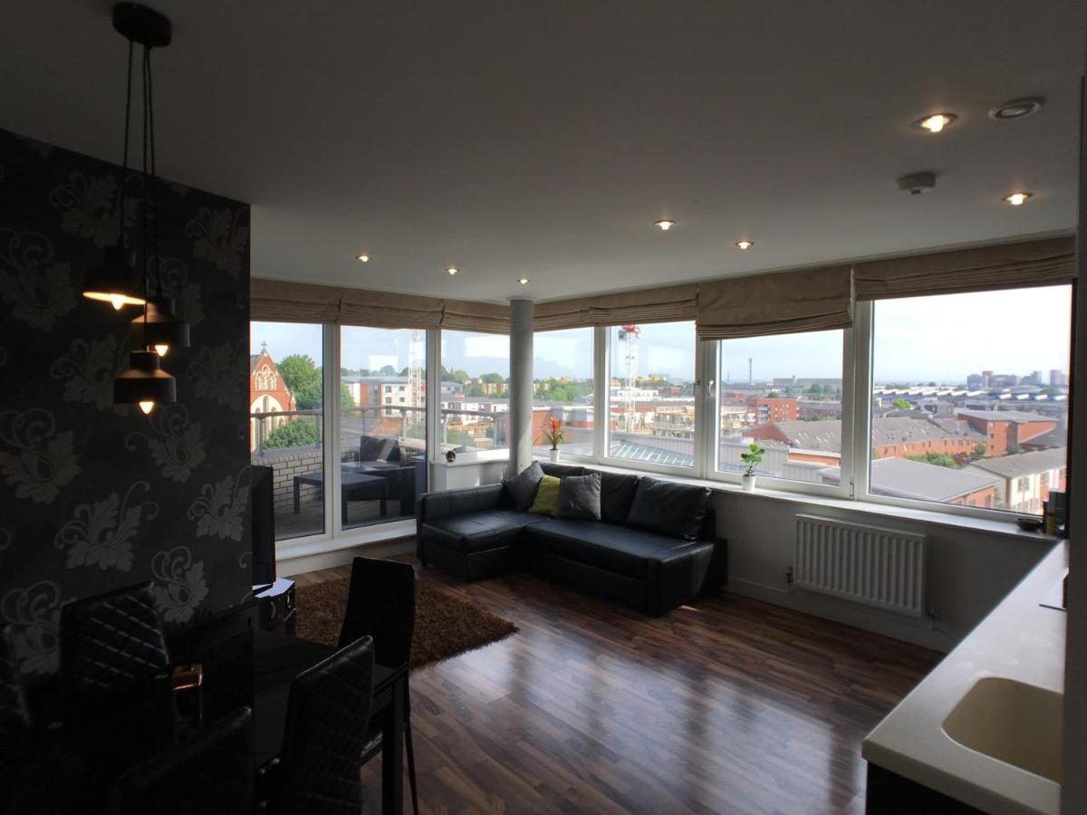 Luxury 2 Bed Penthouse Apartment Near Station London Exterior photo